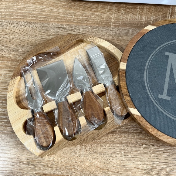 Acacia Slate Cheese Board Circle Initial M - Picture 4 of 7